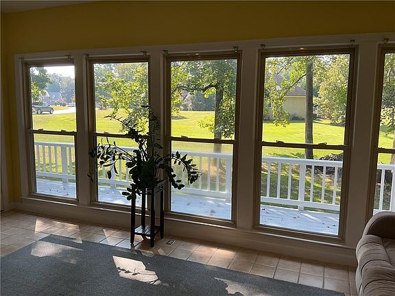 5th image of 105 Benson Cir