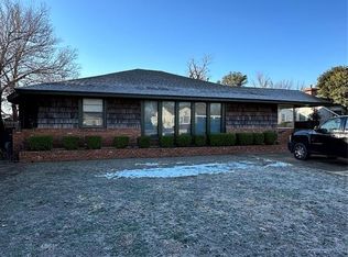 1010 E Cypress St, Altus, OK 73521