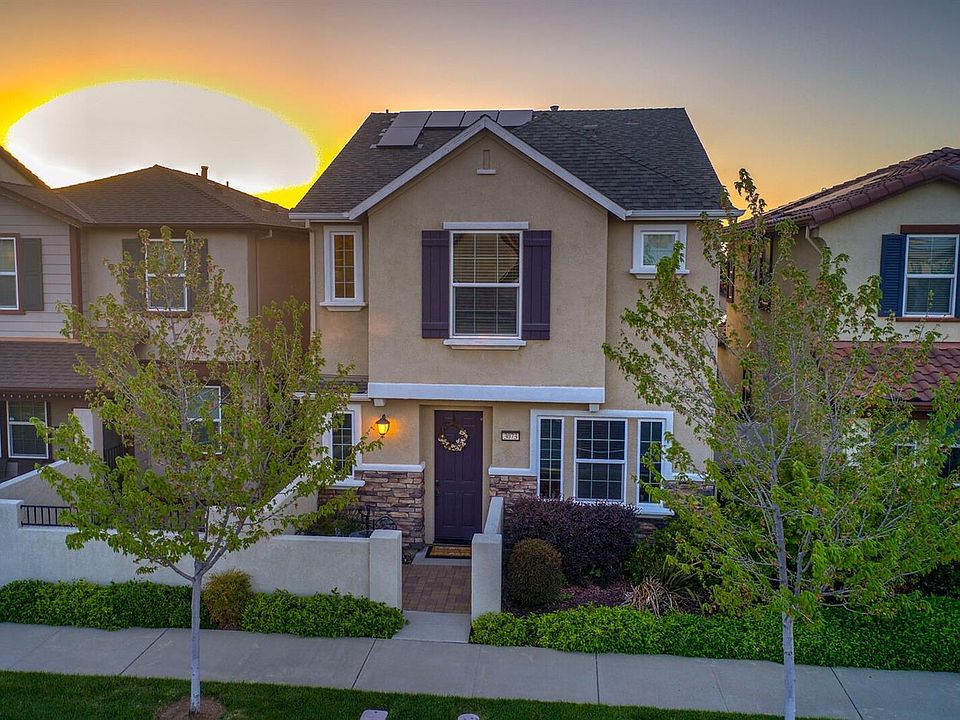 1st image of 3073 Village Center Dr