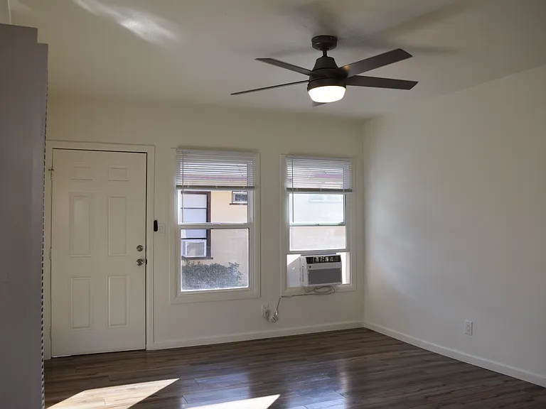 831 Mariposa St #J — Photo 4