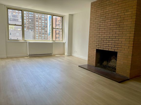 4th image of 166 E 34th St APT 20G