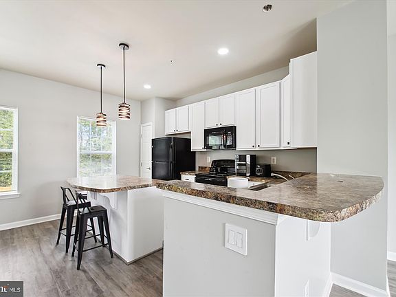 3rd image of 1016 Wisdom Ct