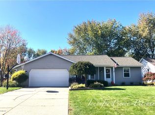 7065 Olde Farm Dr, Jenison, MI 49428