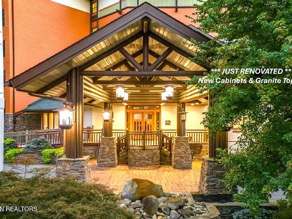 1st image of 215 Woliss Ln #313