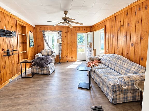 3rd image of 112 Gulf Rd