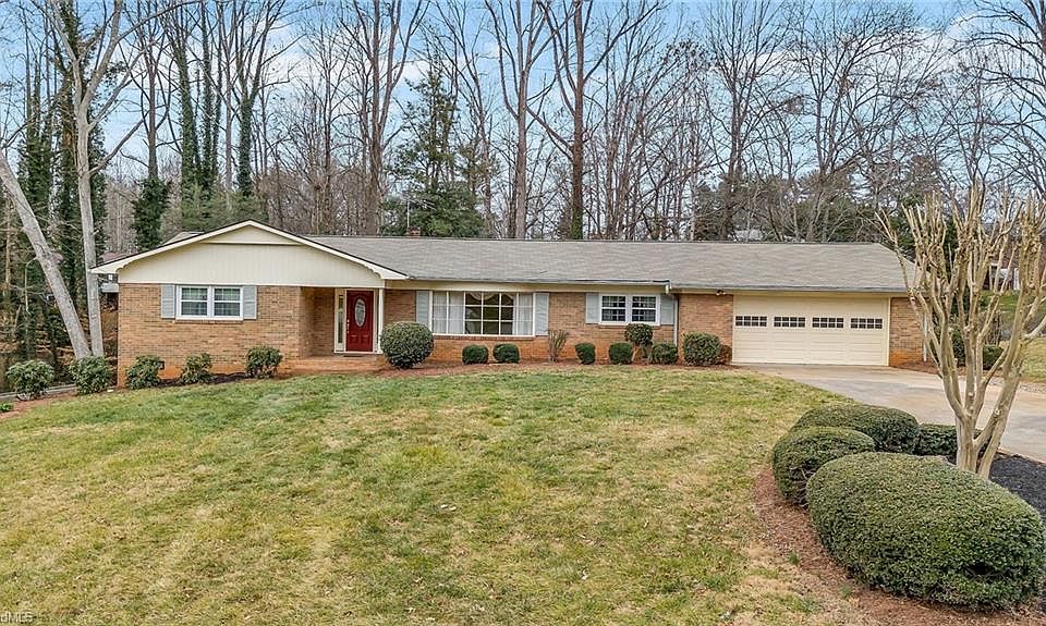 1st image of 132 Kerry Ln