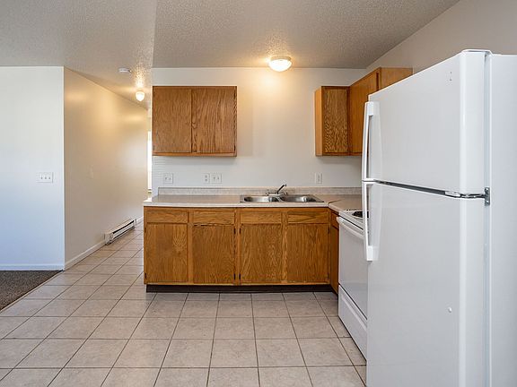3rd image of 309 6th Ave W APT 3