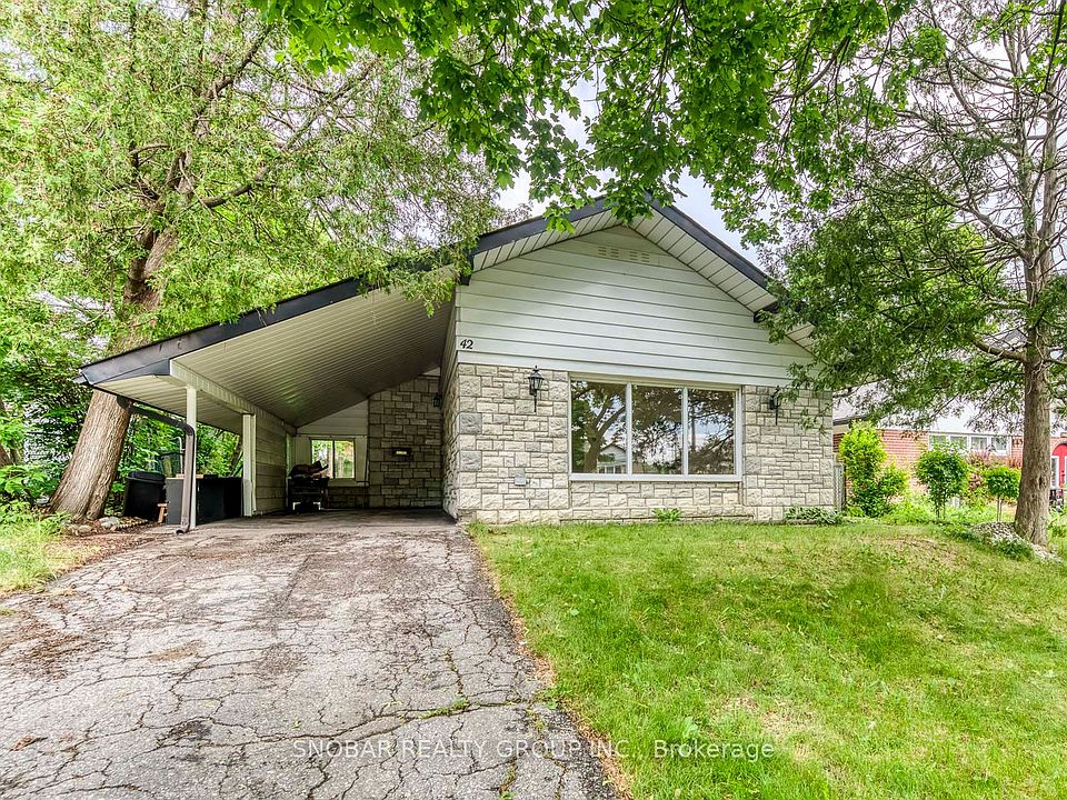 1st image of 42 Clearbrooke Cir
