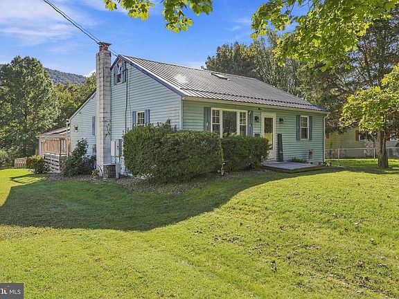 3rd image of 928 Path Valley Rd