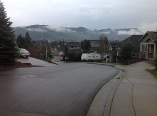 1366 NW Cedar Ridge Ct, Roseburg, OR 97471