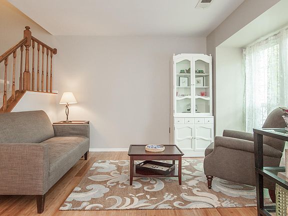 5th image of 14384 Gringsby Ct