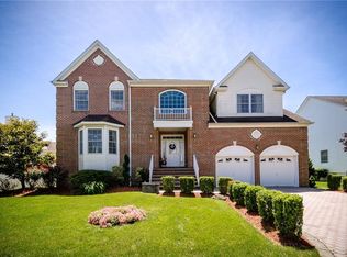 3 Makayla Ct, Monroe Township, NJ 08831