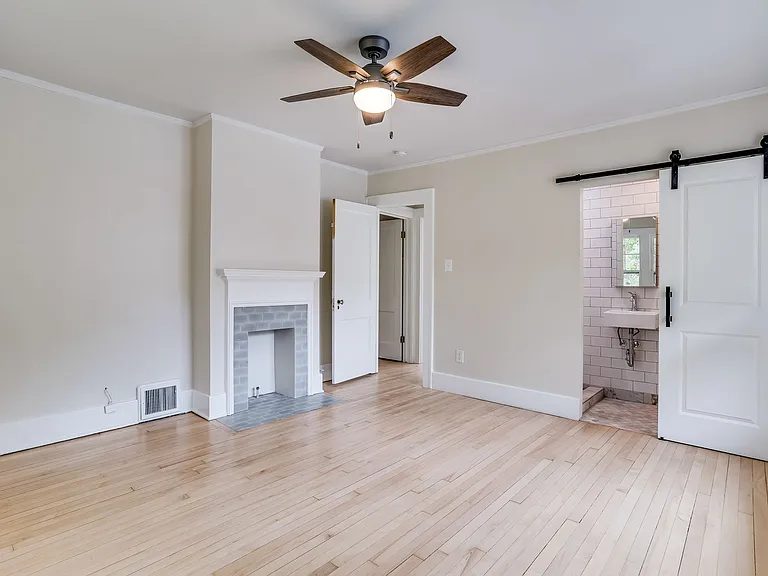 338 N Quentin St — Photo 13