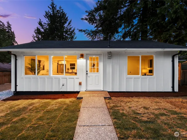 3600 NE 7th Place, Renton, WA 98056