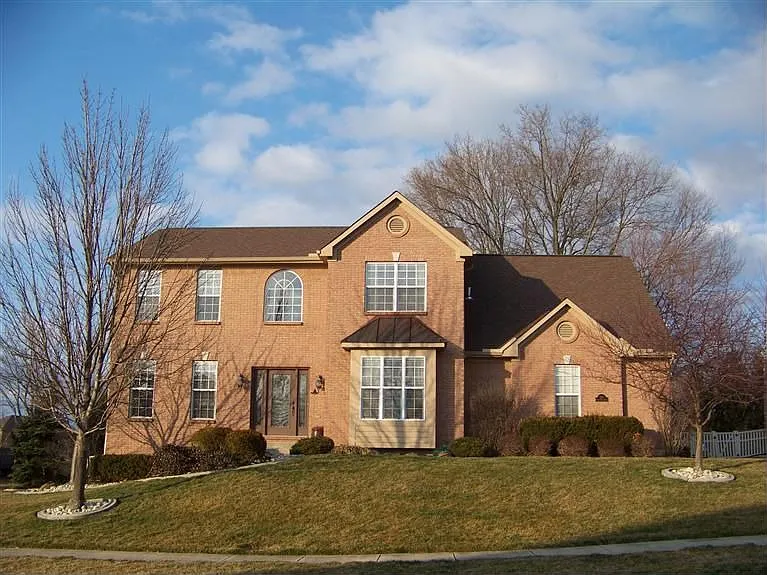 138 Crown Point Dr photo 1