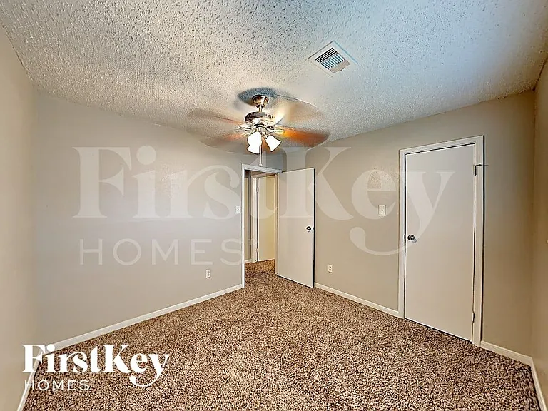 11319 Snow Bay Dr — Photo 12