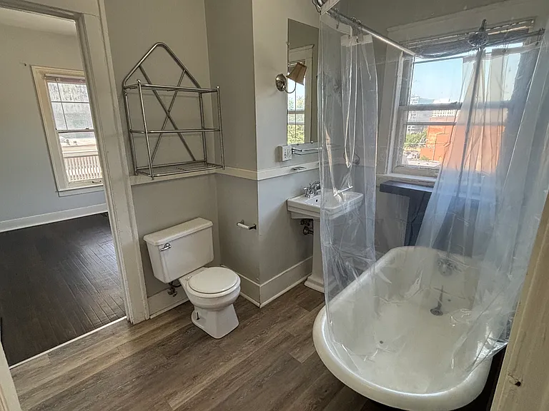 218 John St NE #3 — Photo 6