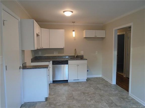 3rd image of 4344 Oak Forest Dr