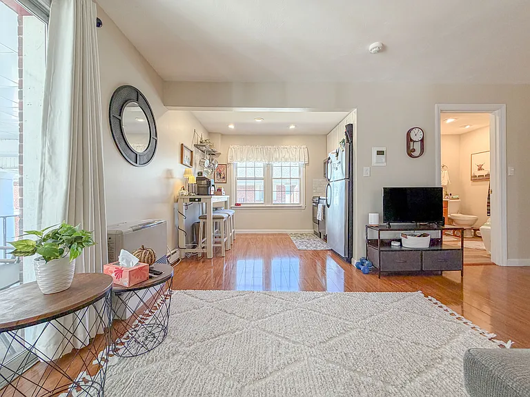173 Pine St #2P — Photo 10