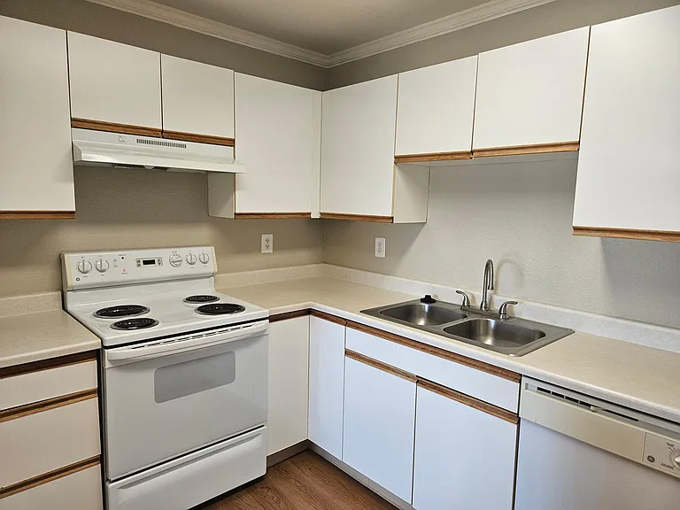 Grandview Meadows — Photo 19