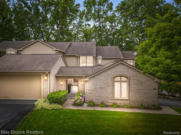 1132 Hillpointe Cir, Bloomfield Hills, MI 48304