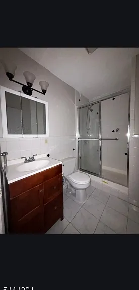 290 Ogden St — Photo 11
