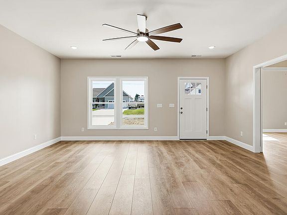 4th image of 1791 Creekside Ln