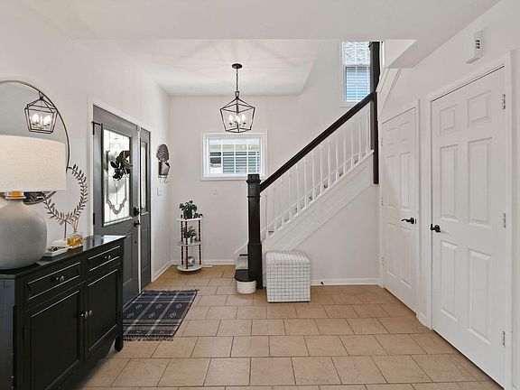 5th image of 1825 Sheridan Ave