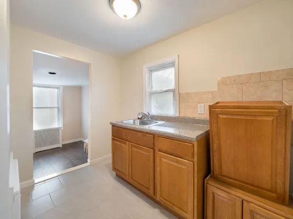 226-10 147th Avenue image 32 of 35