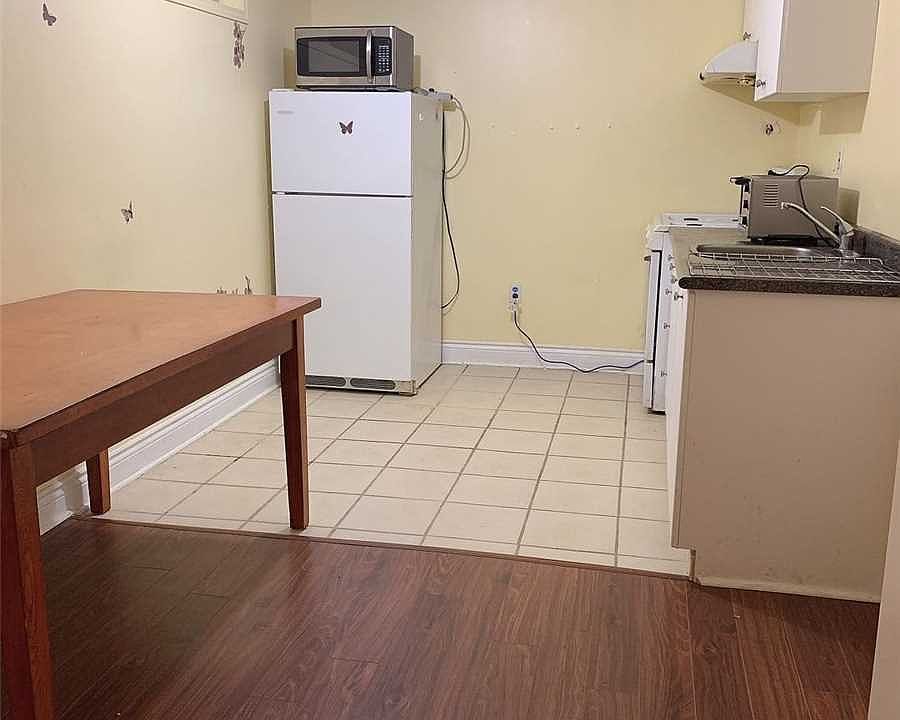 2nd image of 27 Benfer Rd #Basement