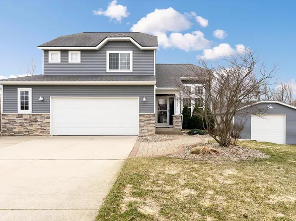 8522 Pebble Dr NE, Rockford, MI 49341