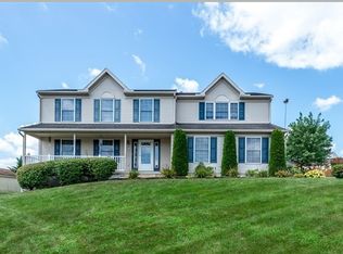 39 Walnut Dr E, Bernville, PA 19506