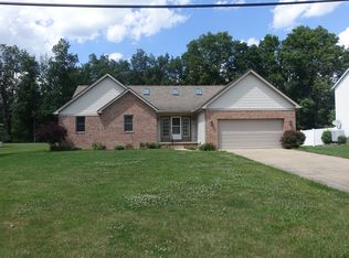 4221 Clover Dr, Ravenna, OH 44266
