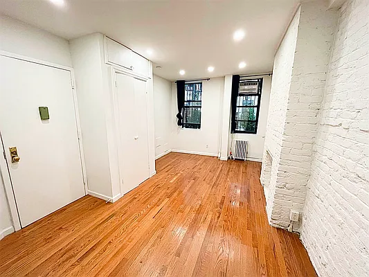 Rented by Bond New York | media 2