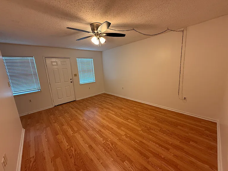537A Schneider Dr — Photo 12