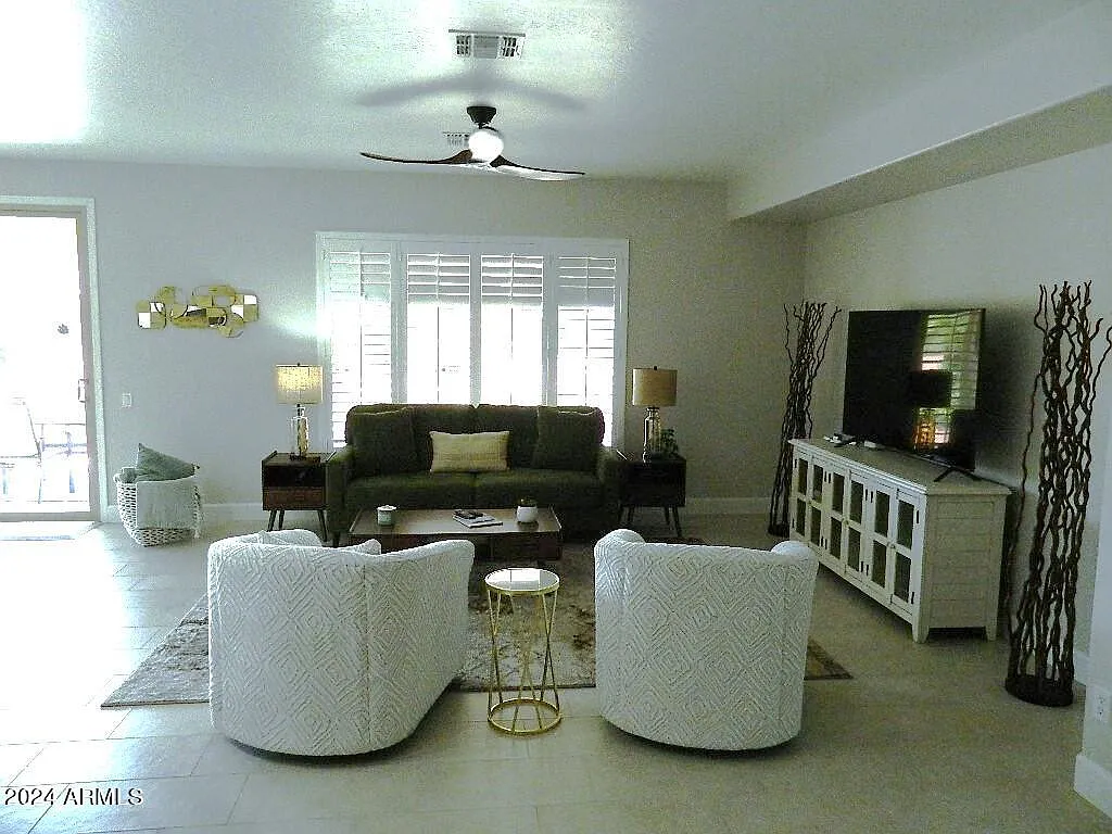 2 bed, 1351 sqft, $4,500 — Photo 2
