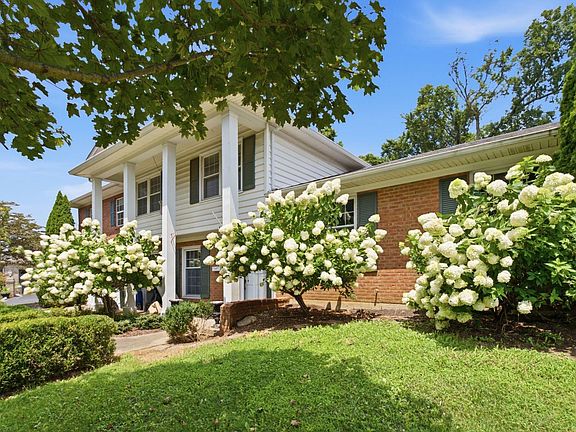 2nd image of 2985 Montavesta Rd