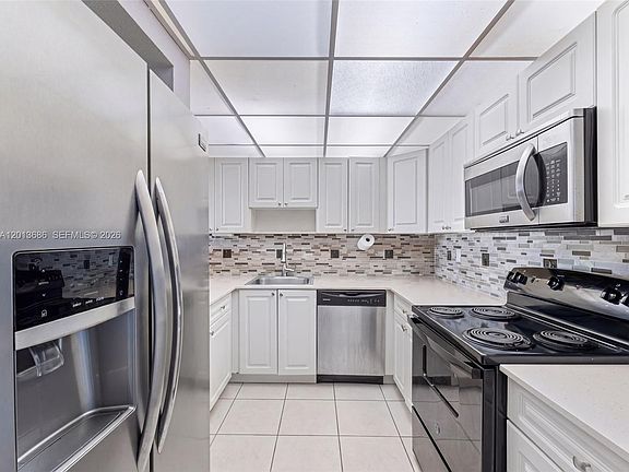 3rd image of 6950 Miami Gardens Dr #2-506