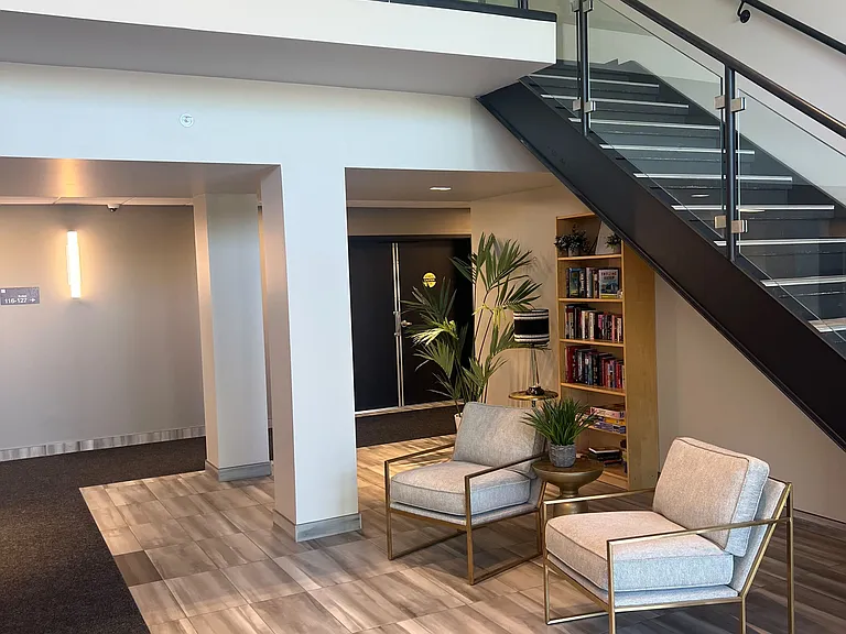35 Kingsbury Sq #418 — Photo 5