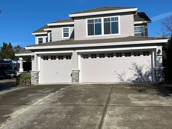 5th image of 748 Elliott St