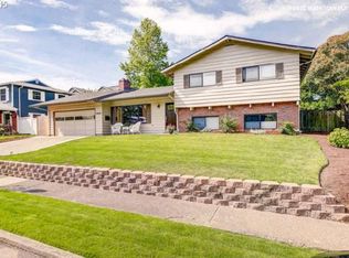 11525 SW Clifford St, Beaverton, OR 97008