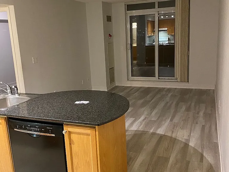 18 Kenaston Gdns #1401 — Photo 15