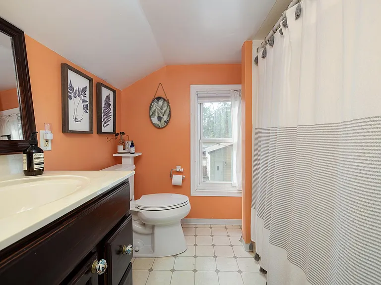 1240 Denton St — Photo 23