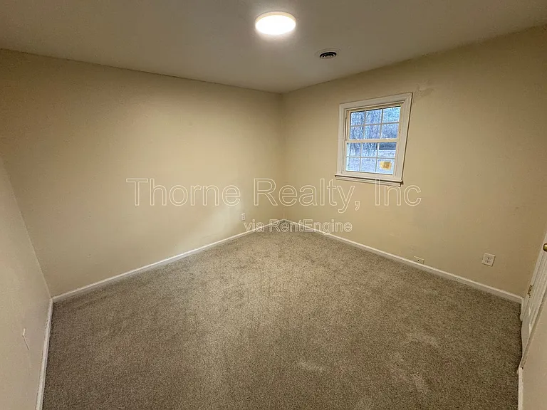 313 Ferndale Dr — Photo 7