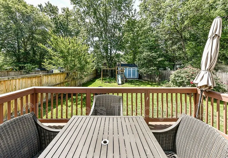 1033 S Edison St — Photo 25