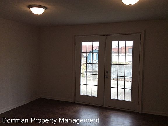5th image of 2436 Sharon Ave