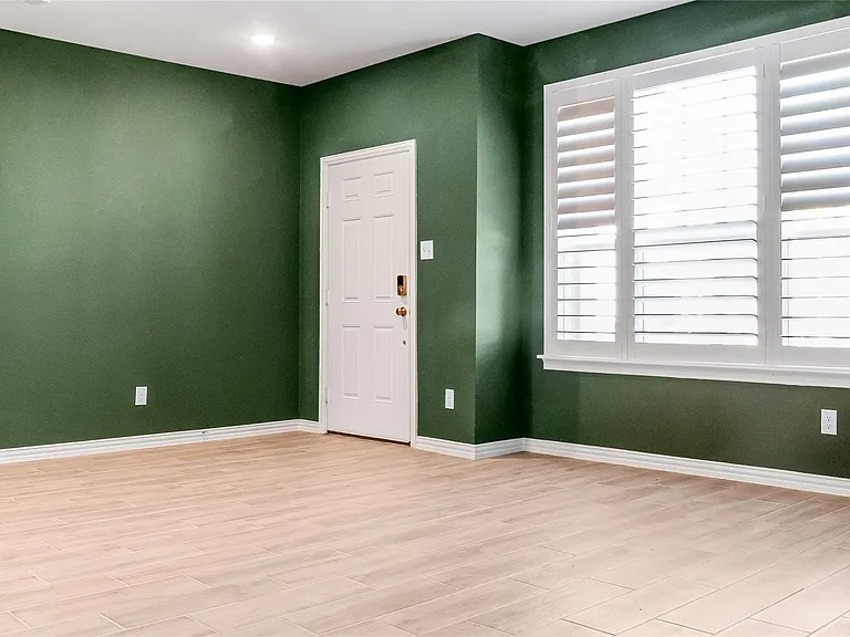 3730 Malibu Dr — Photo 7