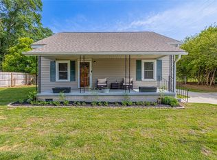 7 Stewart Ave, Greer, SC 29650