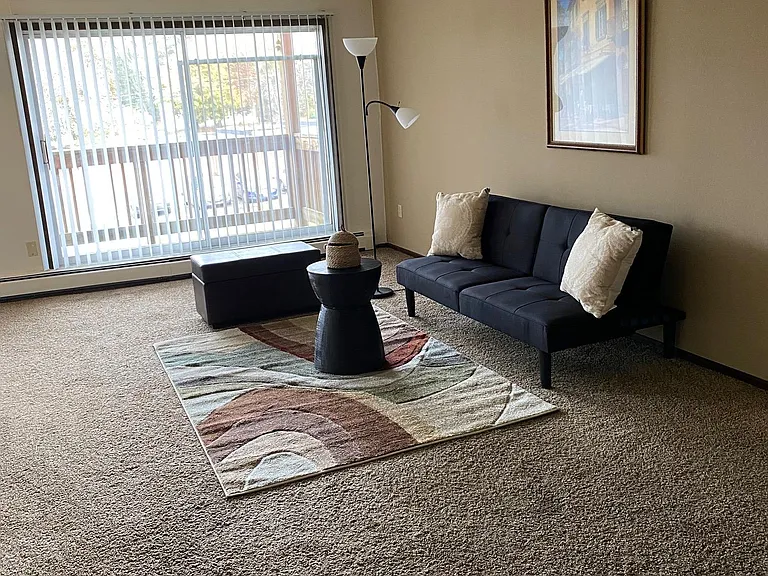Amberwood Apartments — Photo 7