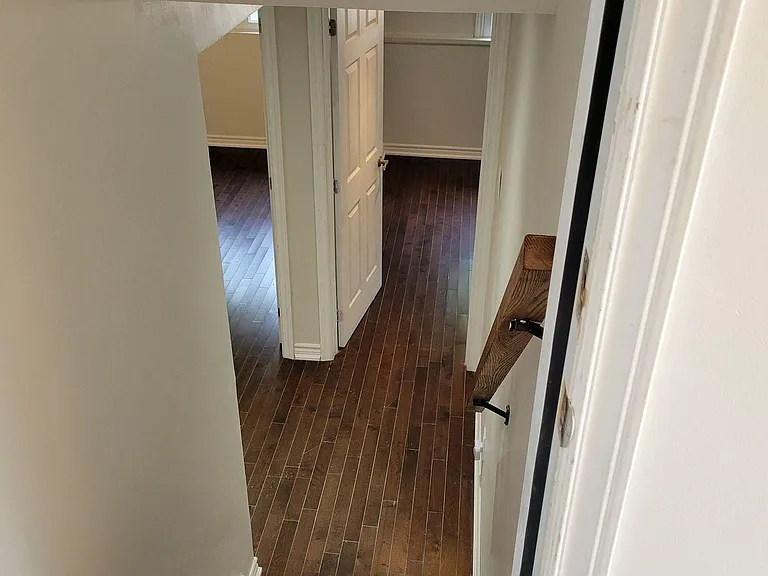 20 Mowat Cres #LOWER — Photo 3